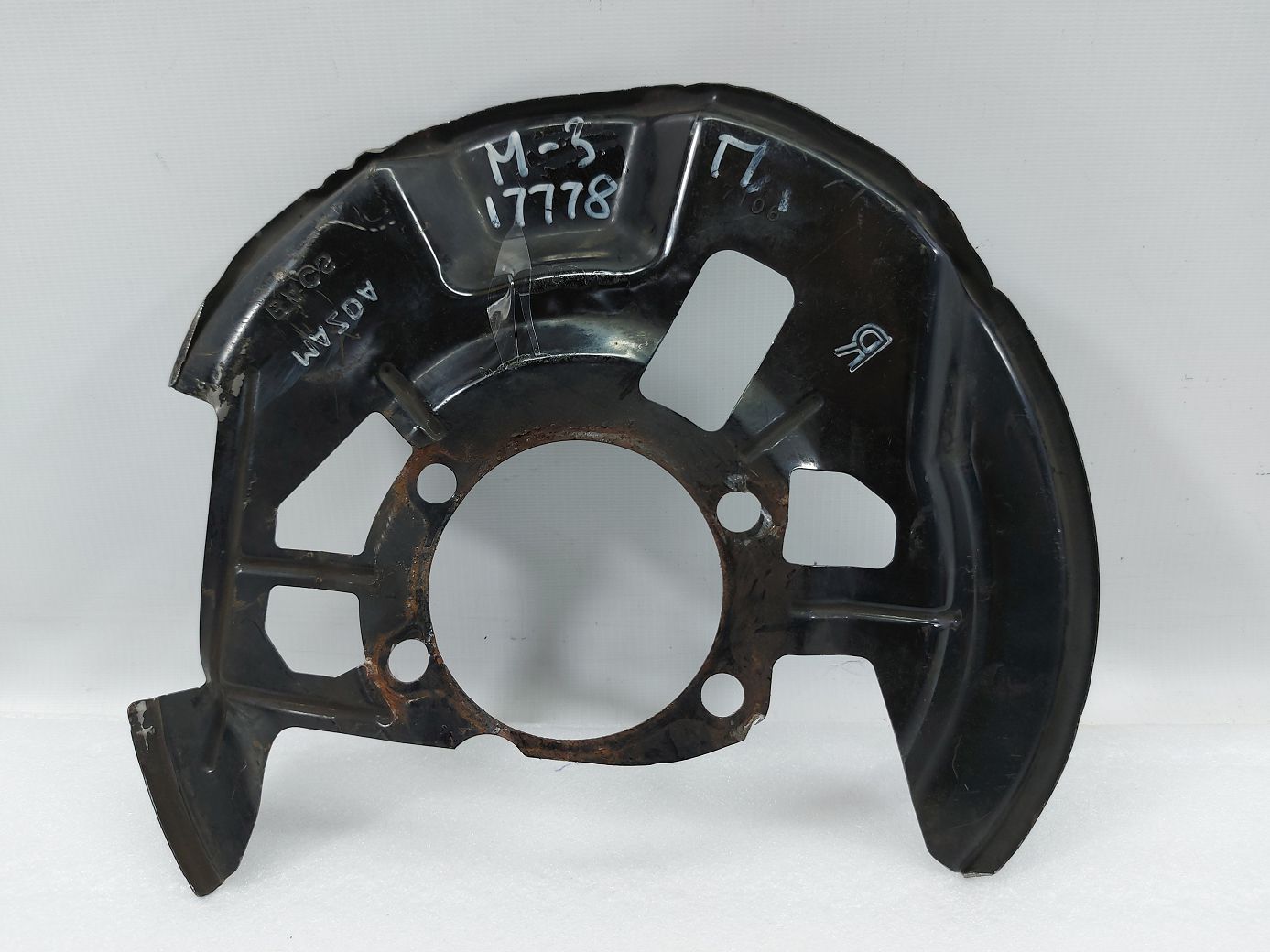 3 Пильовик маточини передній правий (списання) Mazda 3 2017-2018 BACS33261 Mazda 3 2