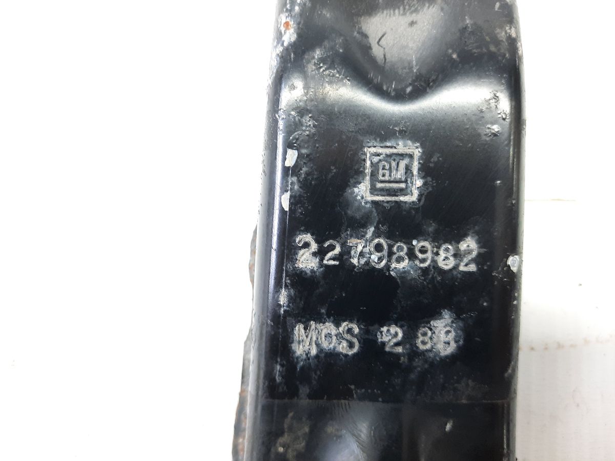 Ats Кронштейн задньої підвіски Cadillac ATS 2013-2019 84034727 Cadillac ATS 17