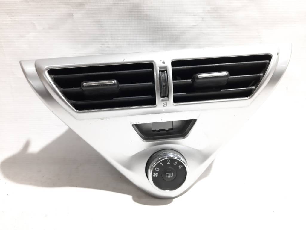 Scion iq. Центральный воздуховод Toyota Scion IQ 2012-2015 5567074010C0 Toyota Scion IQ