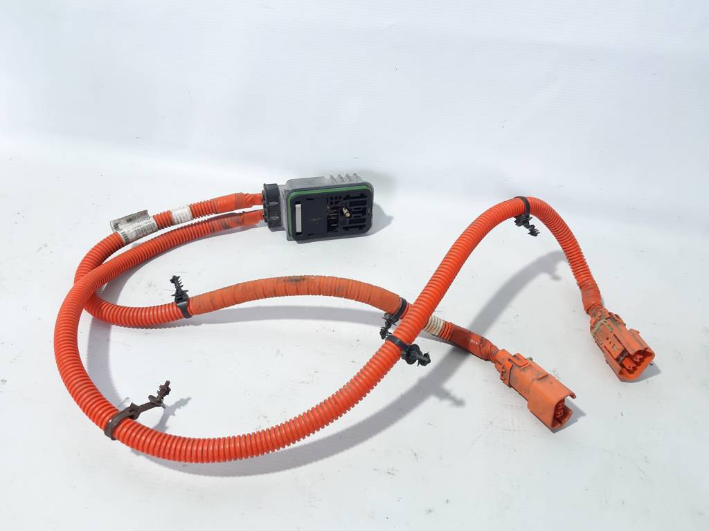 Volt Кабель плюсовий АКБ Chevrolet Volt 2011-2015 22827025 Chevrolet Volt 8