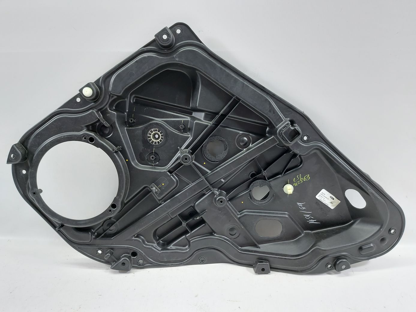 Fiesta. Стеклоподъемник двери задней правой Ford Fiesta 2011-2019 BE8Z5427000A Ford Fiesta