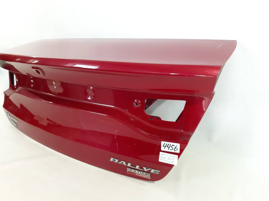 Dart Кришка багажника Dodge Dart 2013-2019 68081664AC Dodge Dart 85