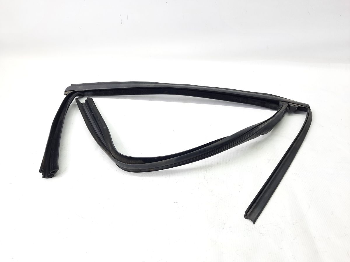 Escape. Ущільнювач скла дверей задньої правої Ford Escape 2013-2019 CJ5Z7825766A Ford Escape