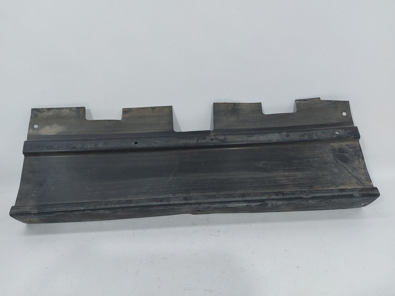 Dart Пыльник радиатора нижний Dodge Dart 2013-2019 68381779AA Dodge Dart 3