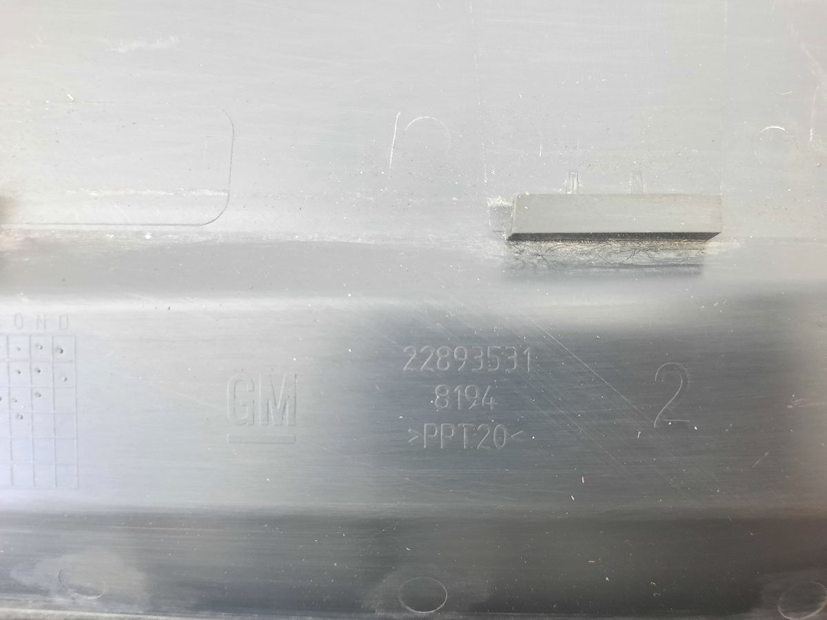 Ats Накладка під лобове скло (зовнішнє) Cadillac ATS 2013-2019 22893531 Cadillac ATS 9