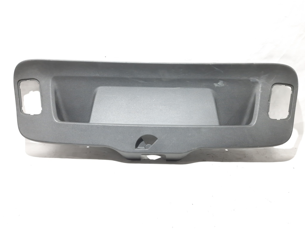Passat s Обшивка крышки багажника Volkswagen Passat S 2012-2019 561867605F82V Volkswagen Passat S 1