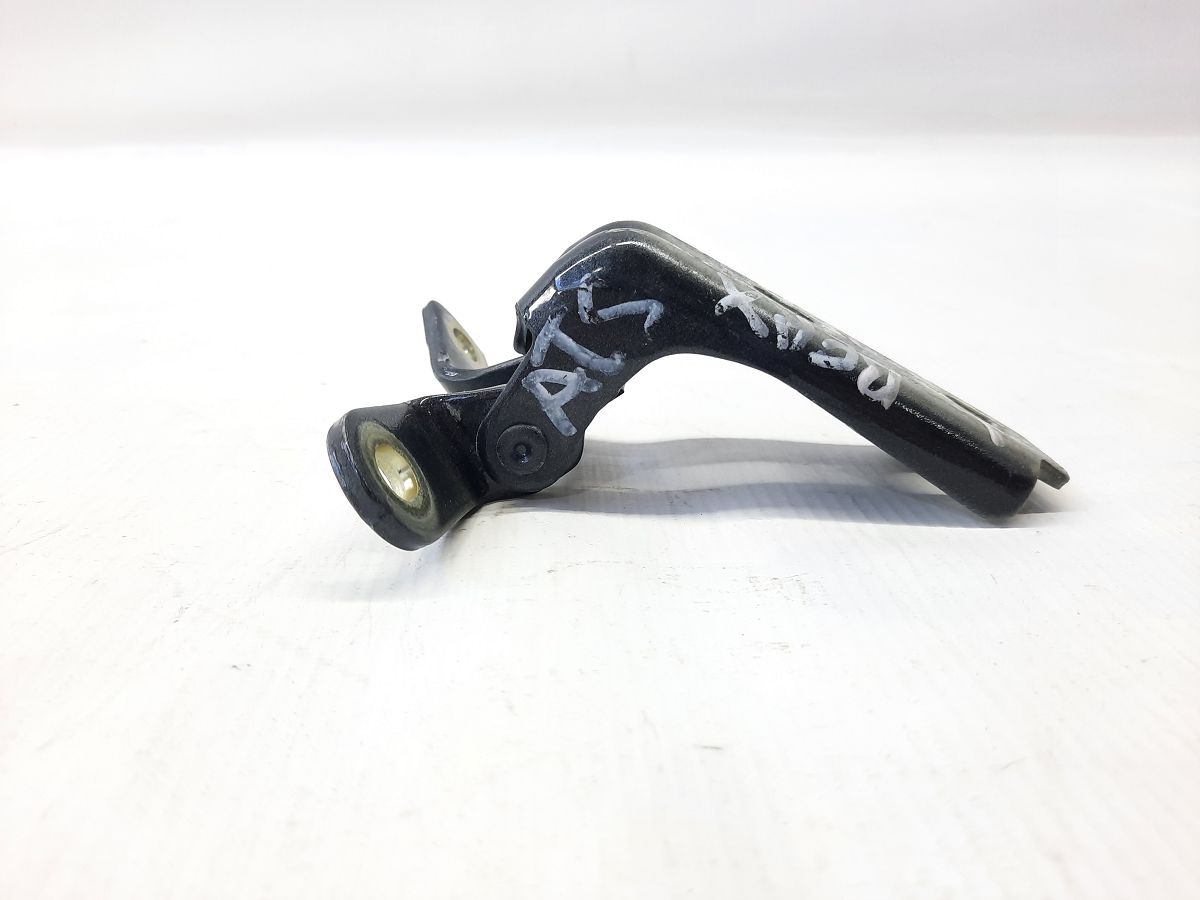 Ats Петля двері передньої правої/лівої верх/низ Cadillac ATS 2005-2021 13501712 Cadillac ATS 2