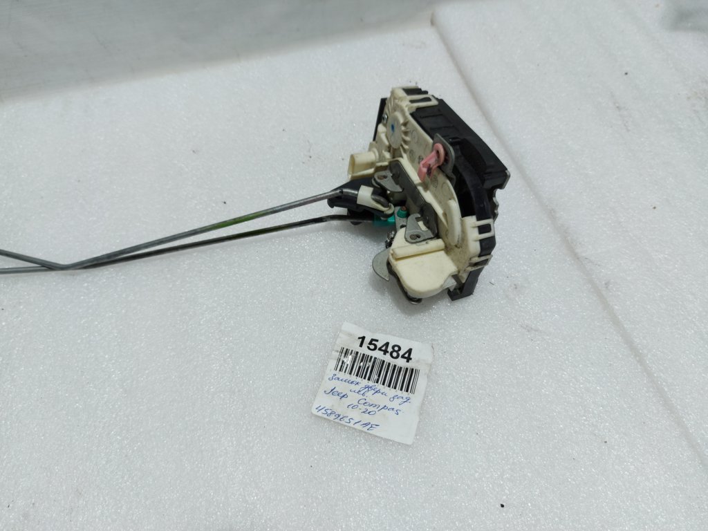Compass. Замок двери задней левой Jeep Compass 2007-2010 4589651AE Jeep Compass