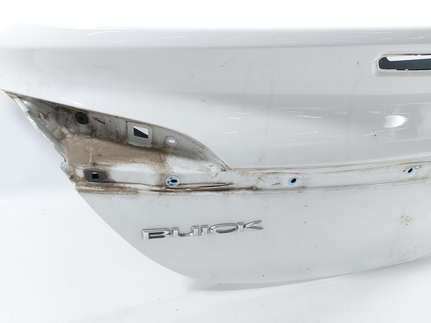 Regal Крышка багажника Buick Regal 2014-2017 23221622 Buick Regal 4