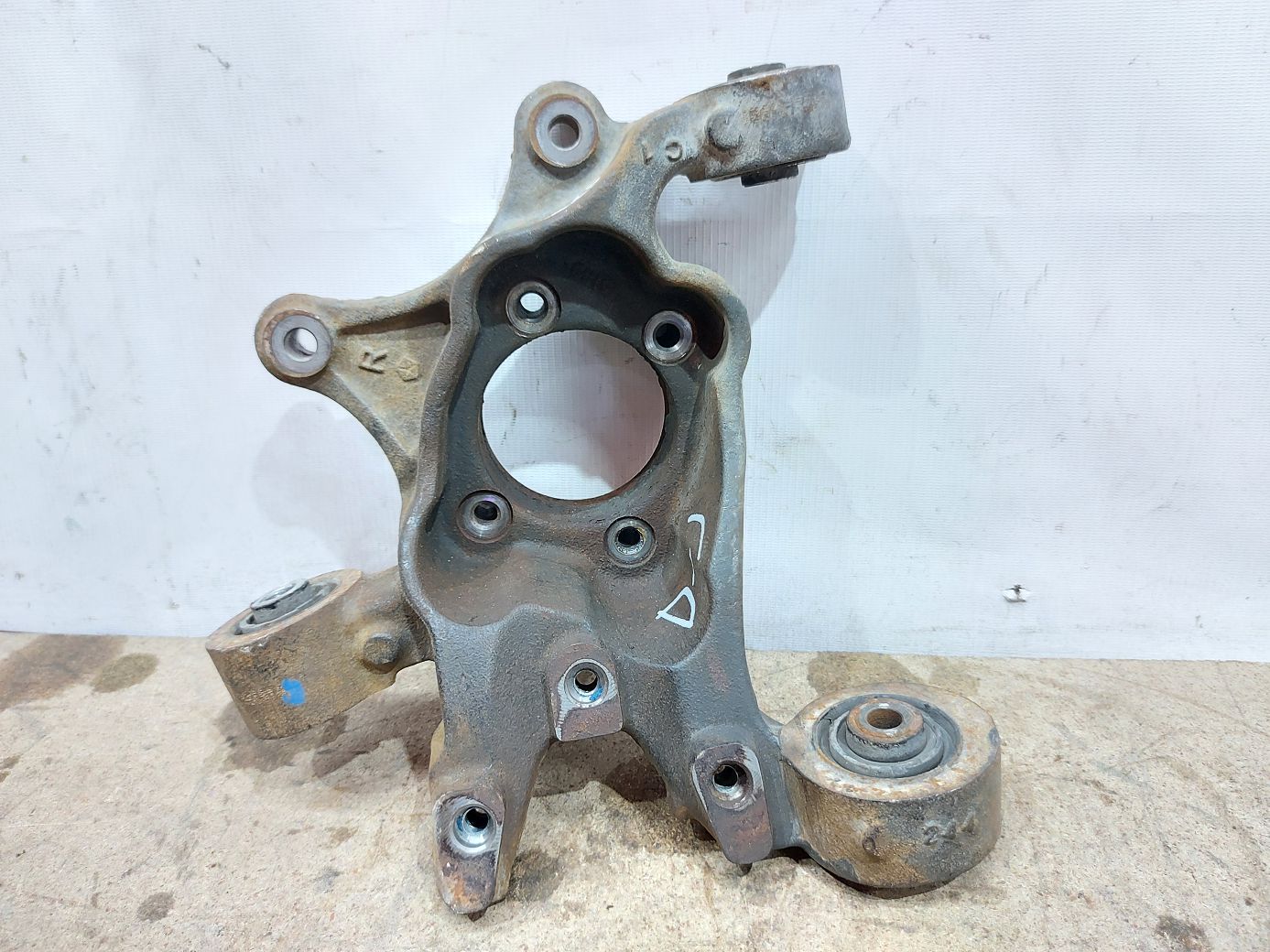 Journey Поворотний кулак задній правий Dodge Journey 2009-2020 68083244AE Dodge Journey 2