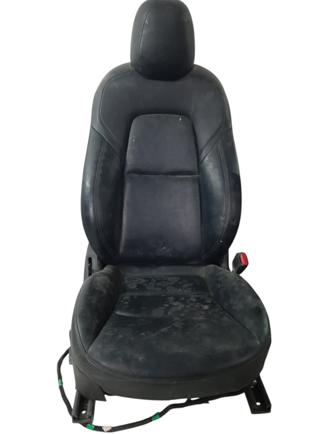 Model 3 Салон у зборі Tesla Model 3 2021-2023 765432201D Tesla Model 3 4