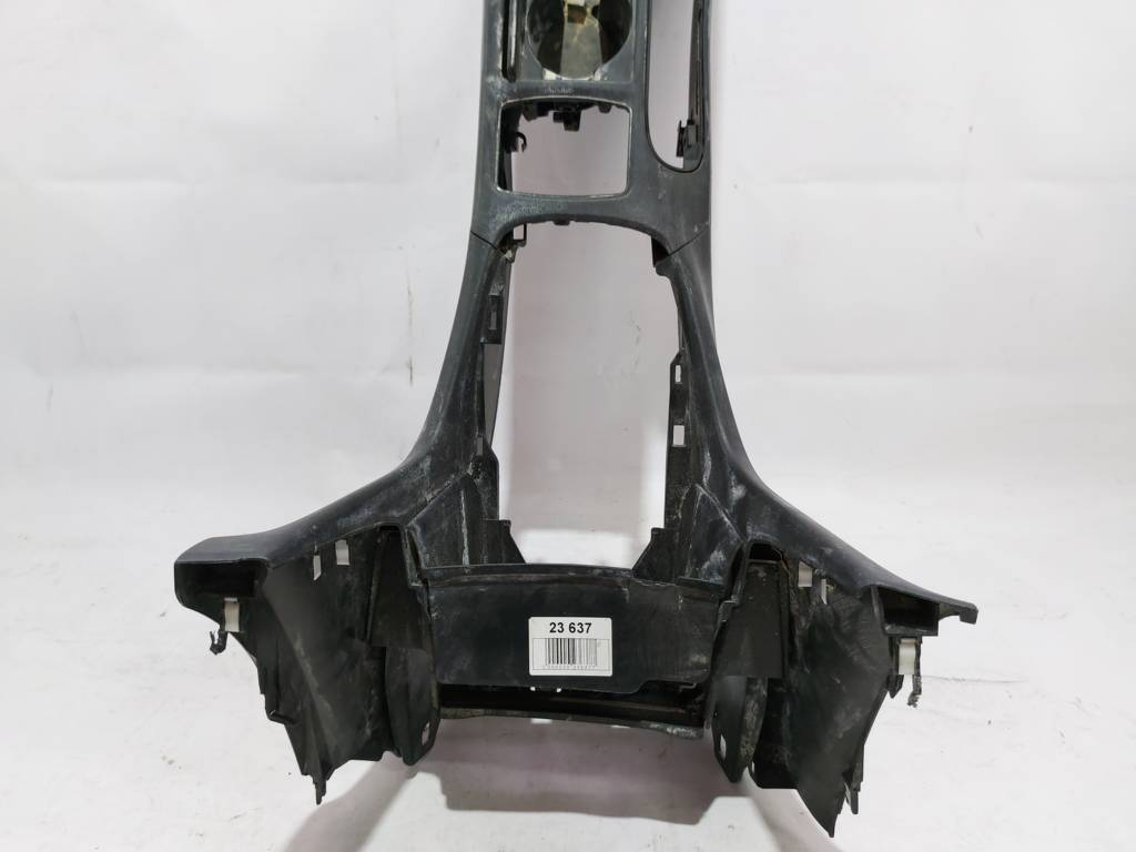 6 Консоль центральна Mazda 6 2014-2015 GHP9-64-420D-02 Mazda 6 4