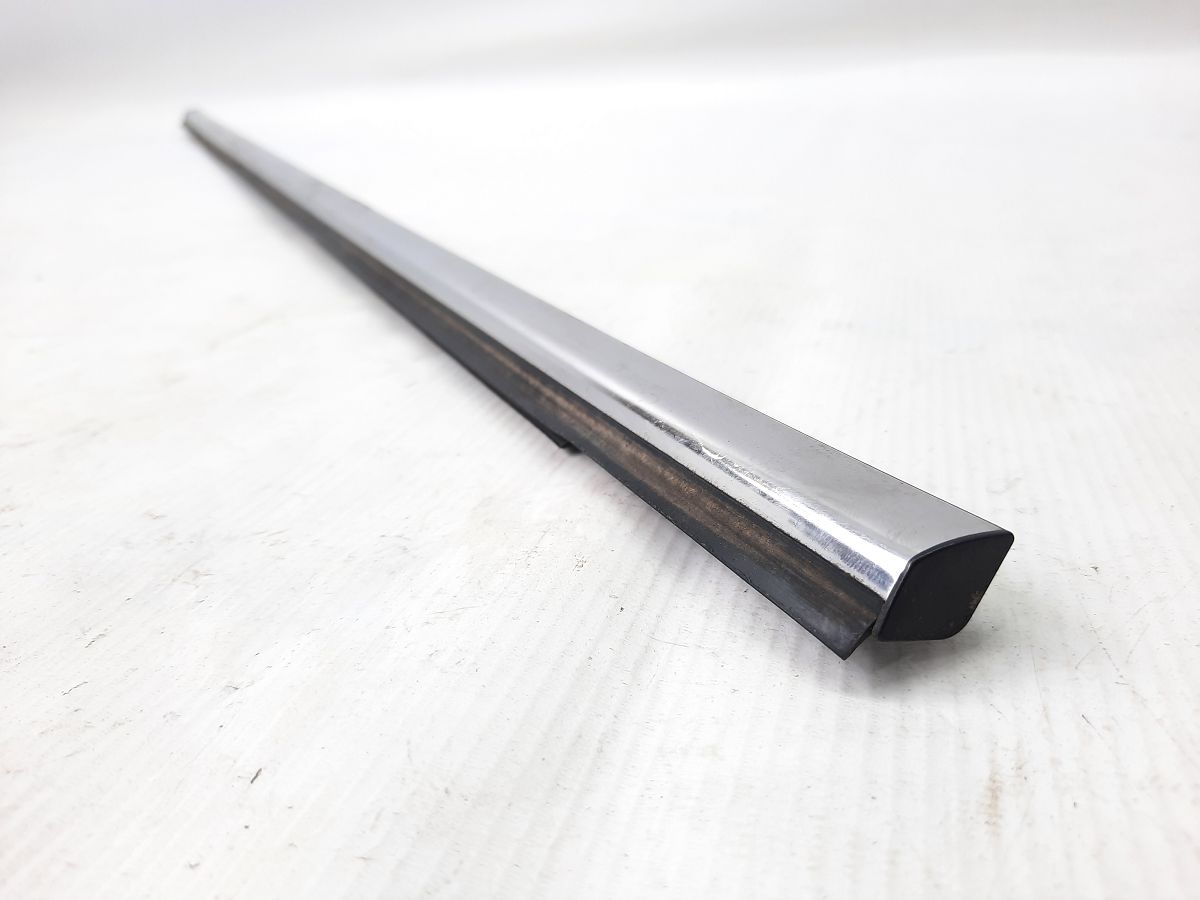 Sentra Ущільнювальна гумка скла задньої лівої зовнішня Nissan Sentra 2013-2018 828213SG0A Nissan Sentra 8