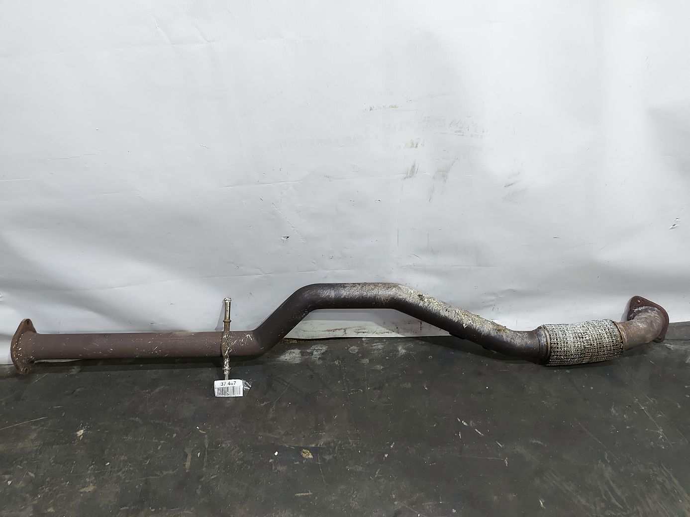 Malibu. Вихлопна труба передня частина Chevrolet Malibu 2016-2021 84413377 Chevrolet Malibu