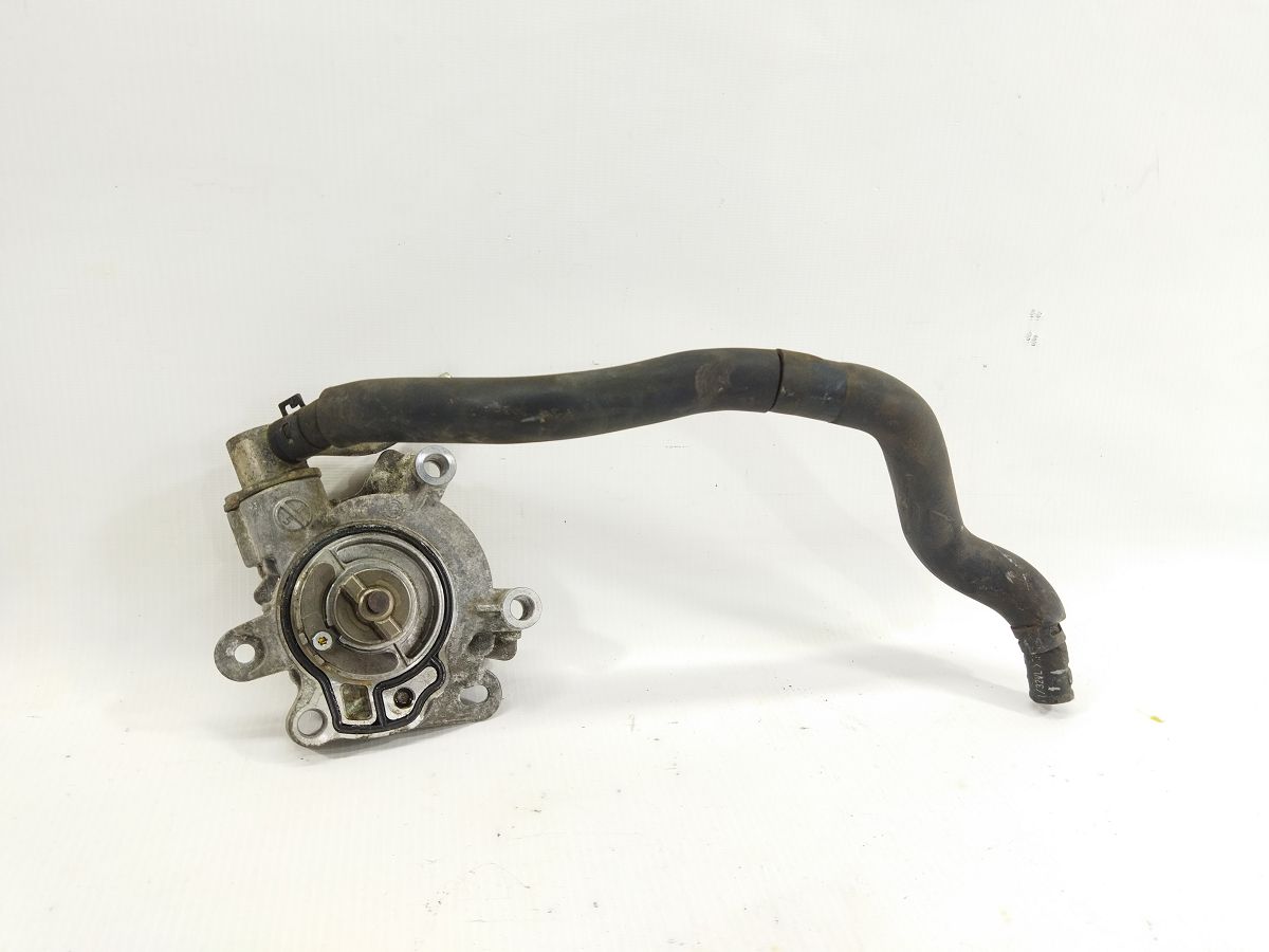 3. Вакуумний насос Mazda 3 2014-2018 P54G18G00 Mazda 3