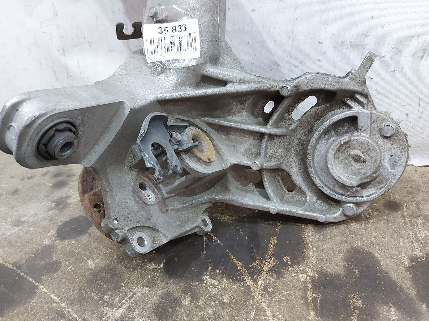 Dart Поворотний кулак задній лівий Dodge Dart 2013-2019 68204867AC Dodge Dart 14