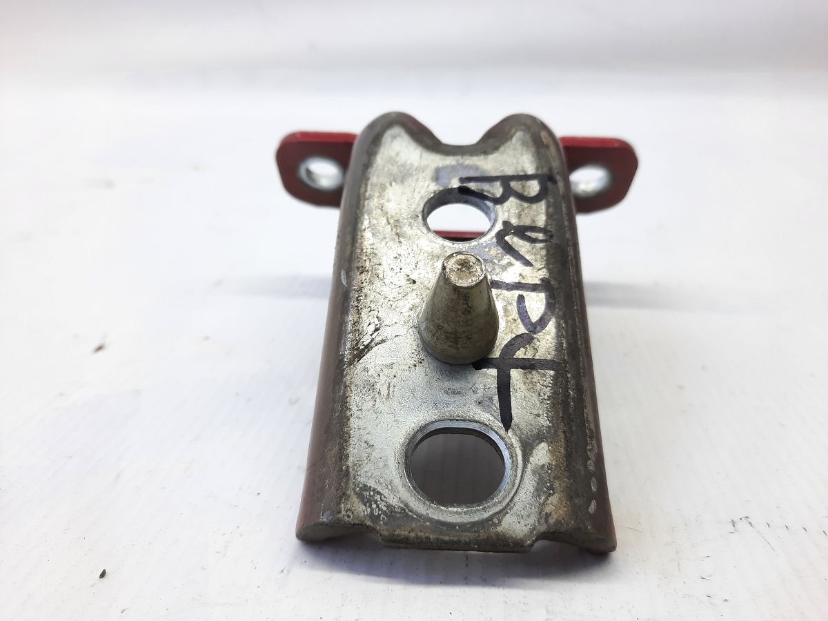 Mustang Петля двері передньої лівої верхня Ford Mustang 2005-2014 4R3Z6322800AA Ford Mustang 4 Mustang Петля двері передньої лівої верхня Ford Mustang 2005-2014 4R3Z6322800AA Ford Mustang 4