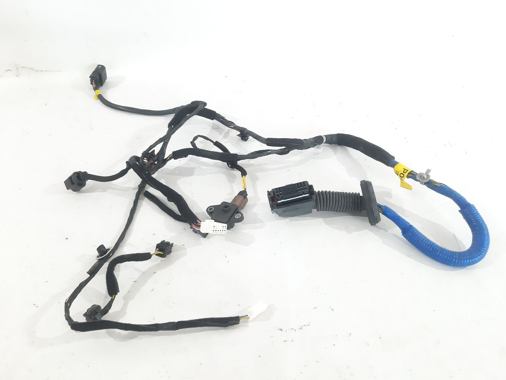 Veloster. Проводка дверей передньої правої Hyundai Veloster 2012-2017 916102V080 Hyundai Veloster