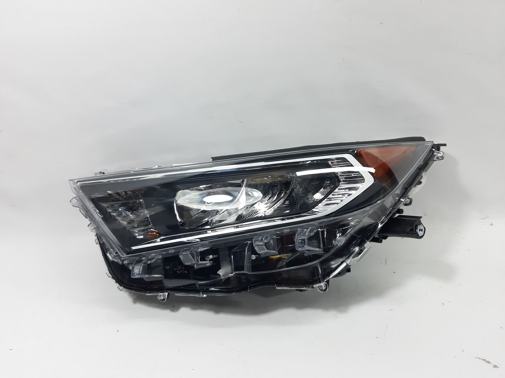 Фари головного світла. Фара передня ліва Toyota RAV-4 2019-2021 811500R140 Фари головного світла. Фара передня ліва Toyota RAV-4 2019-2021 811500R140