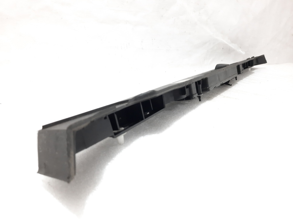 7 series Накладка крышки багажника BMW 7 2012 51137200035 BMW 7 13 7 series Накладка крышки багажника BMW 7 2012 51137200035 BMW 7 13