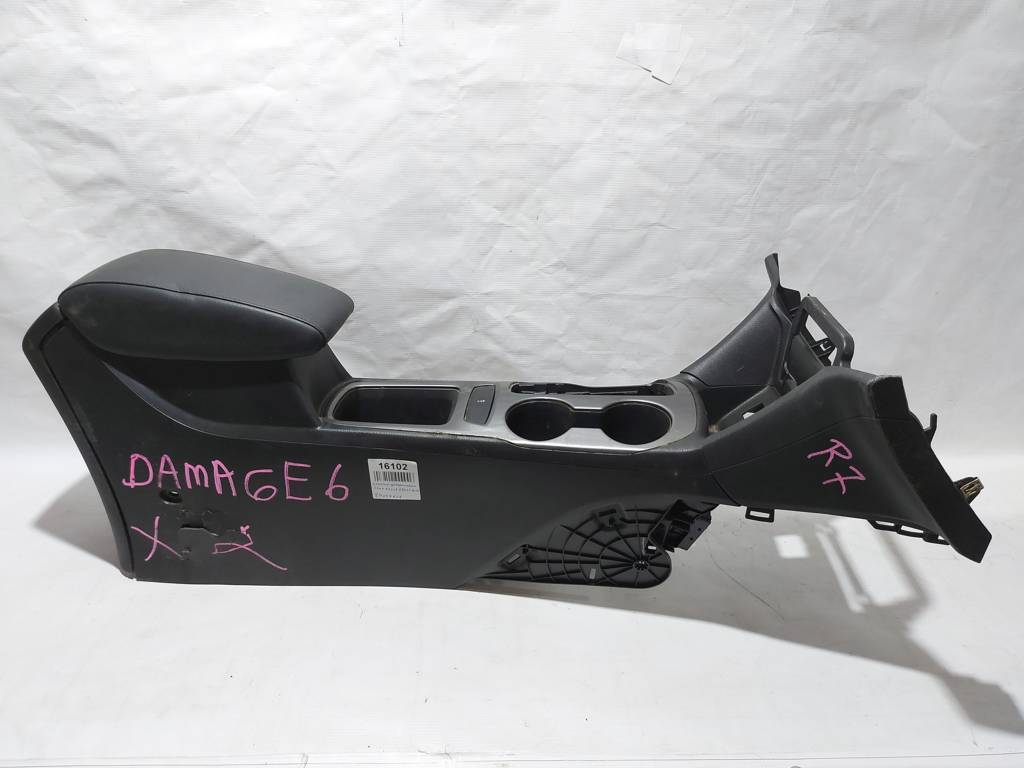 Cruze. Консоль центральна Chevrolet Cruze 2016-2017 84037808 Chevrolet Cruze