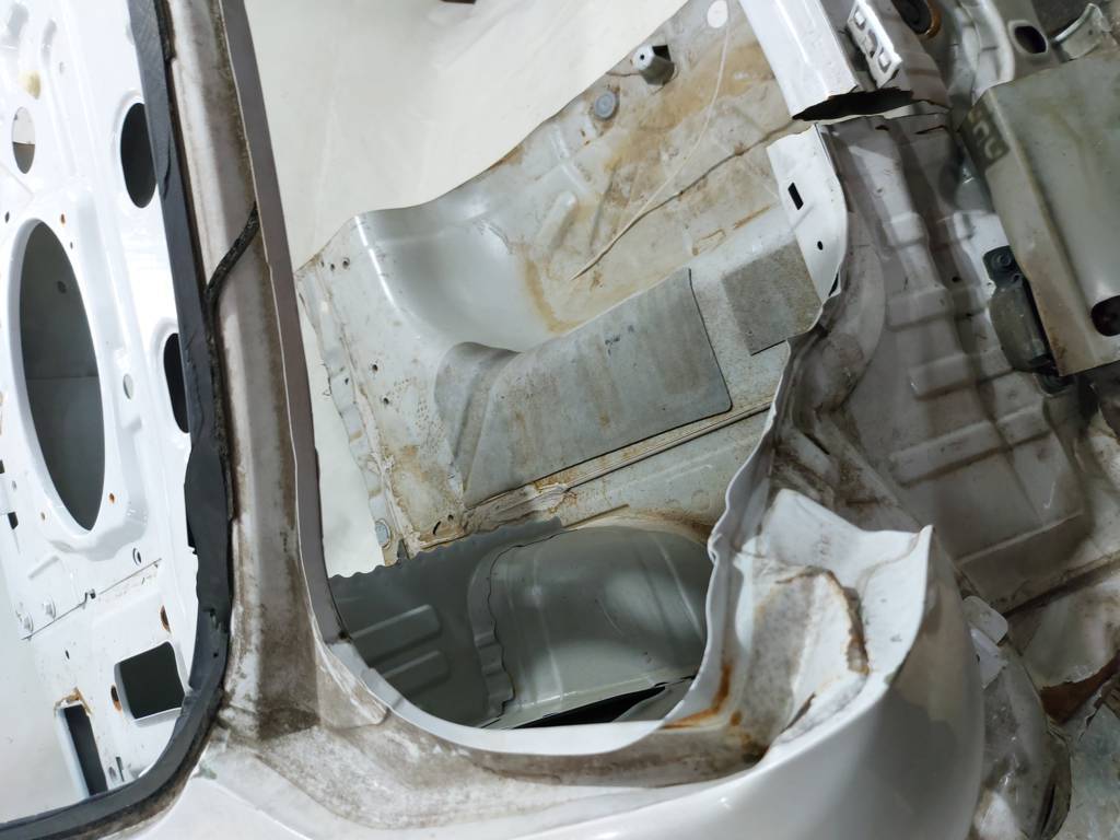 Sentra Чверть задня ліва Nissan Sentra 2013-2019 G81013SGMA Nissan Sentra 12