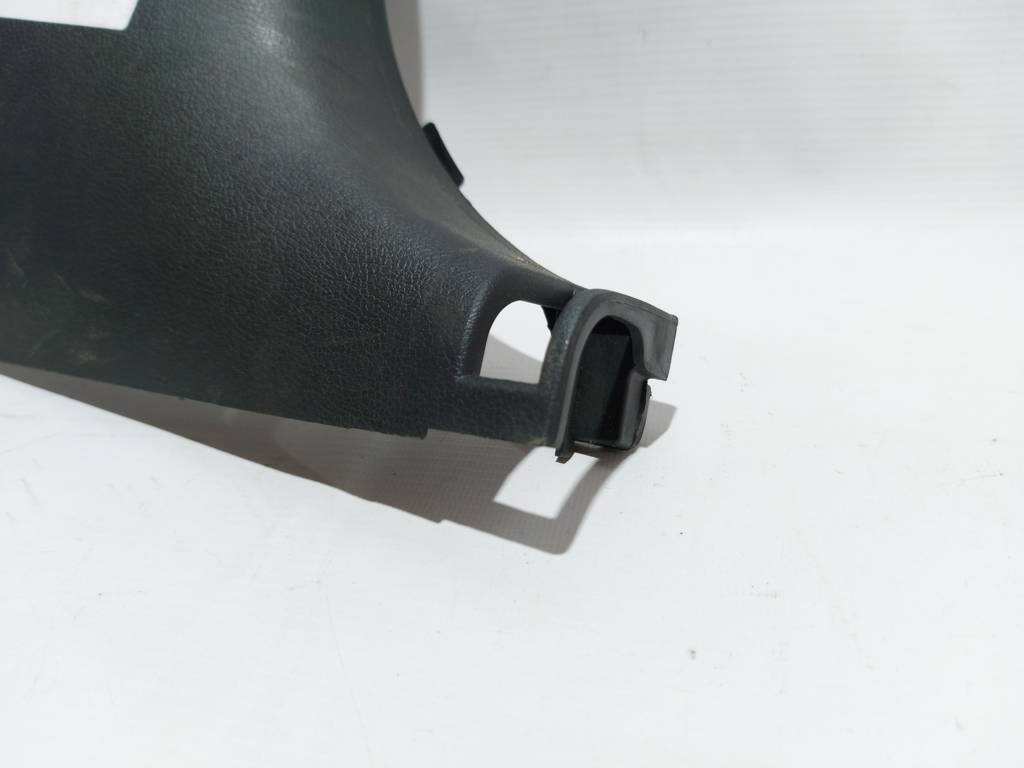 Veloster Обшивка порога переднего угловая правая Hyundai Veloster 2012-2017 858242V000RY Hyundai Veloster 3