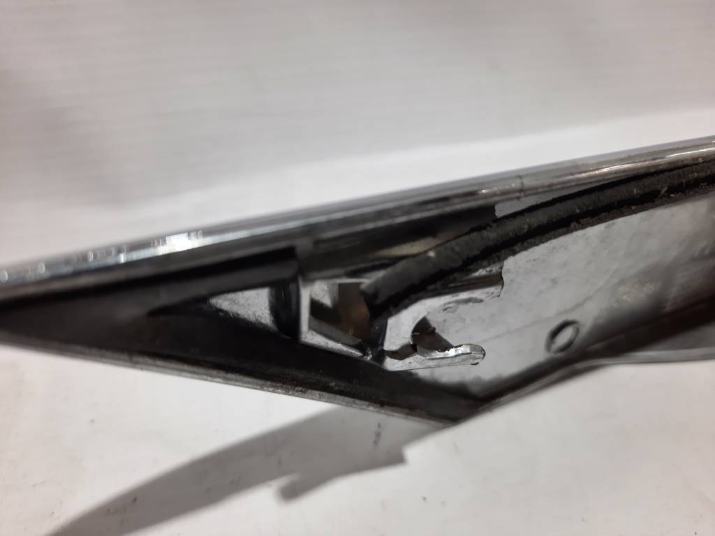 Altima Накладка багажника зовнішня Nissan Altima 2013-2015 84810-3TA2C Nissan Altima 9