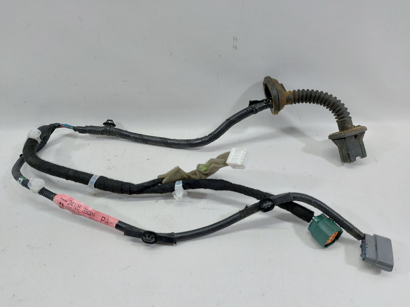 Sentra. Проводка дверей задньої правої Nissan Sentra 2013-2019 241263SG0A Nissan Sentra