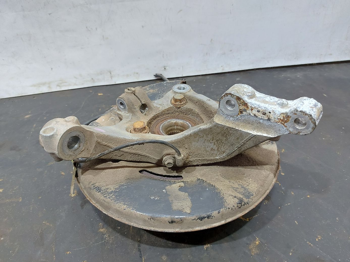 Malibu Поворотний кулак передній правий у зборі Chevrolet Malibu 2013-2015 13219081 Chevrolet Malibu 2