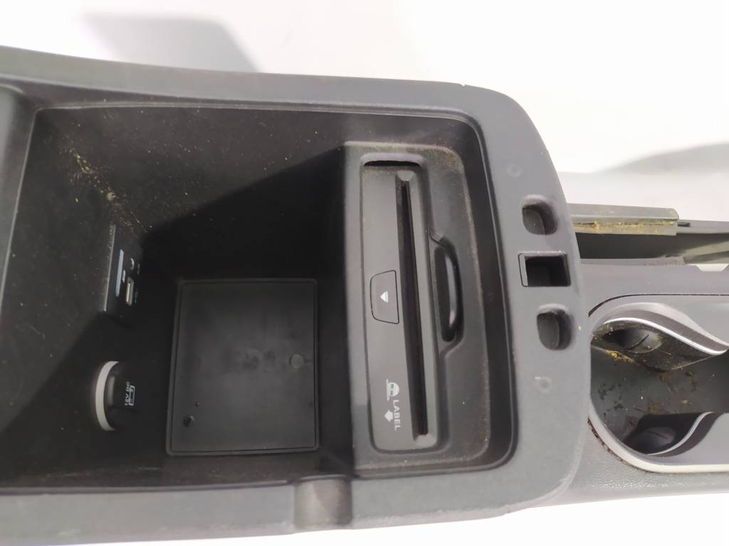 Dart Центральна консоль Dodge Dart 2014-2016 1YZ07DX9AC Dodge Dart 45