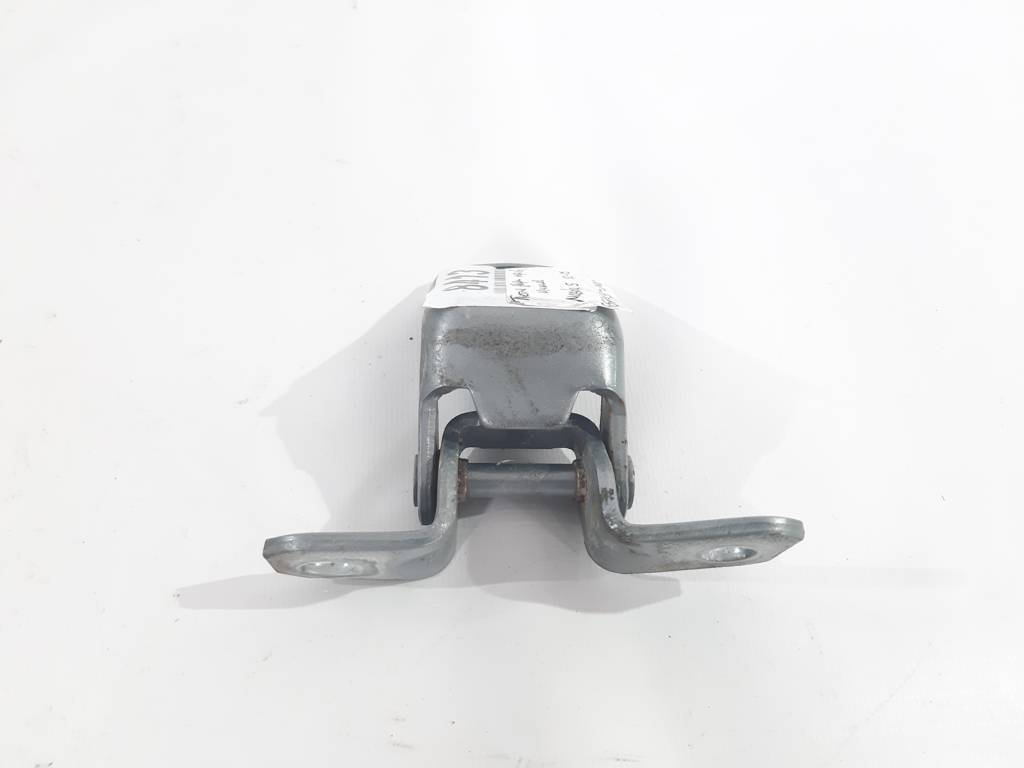 5. Петля двери передней левой нижняя Mazda 5 2012-2015 F15158210C Mazda 5