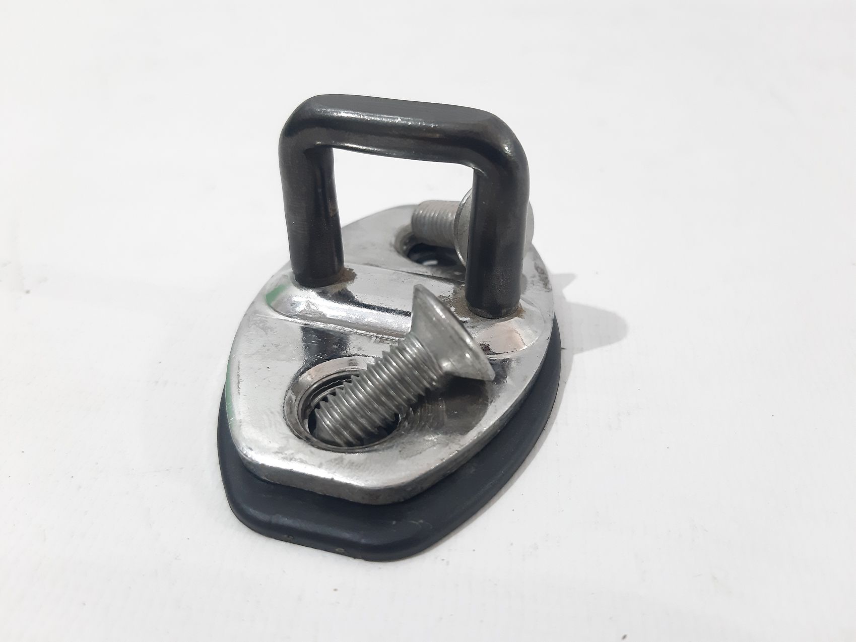 Passat s Скоба чверті задньої правої Volkswagen Passat S 2013 5K0837767A Volkswagen Passat S 4