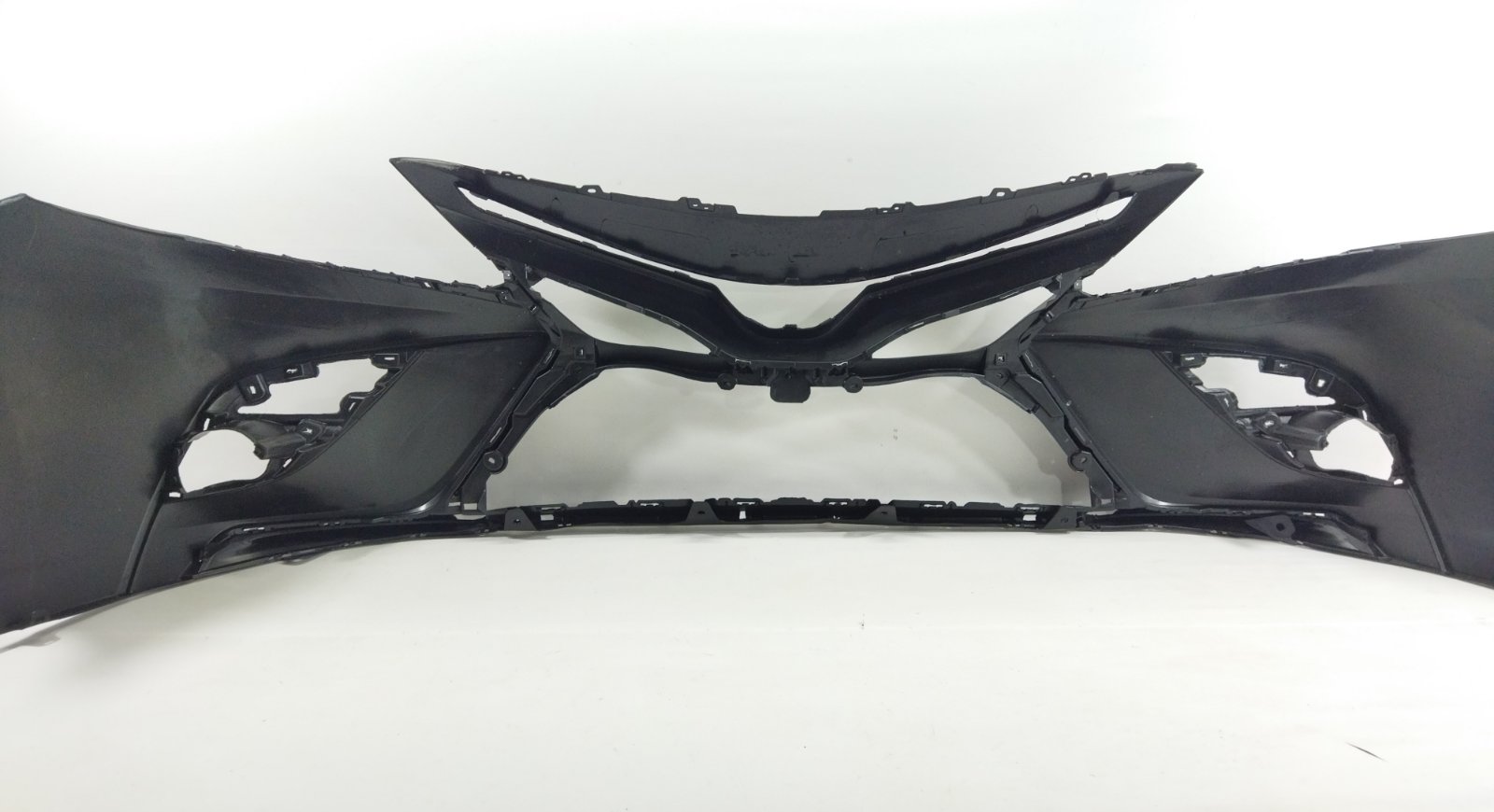 Передні бампери Передній бампер (SE, XSE) Toyota Camry 2018-2021 521190X938 Toyota Camry 3
