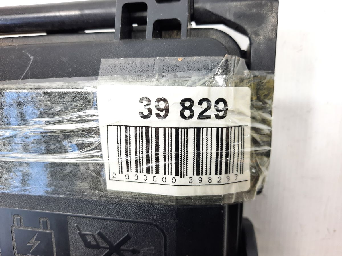 Ats Блок запобіжників під капотом Cadillac ATS 2013-2014 22953291 Cadillac ATS 4