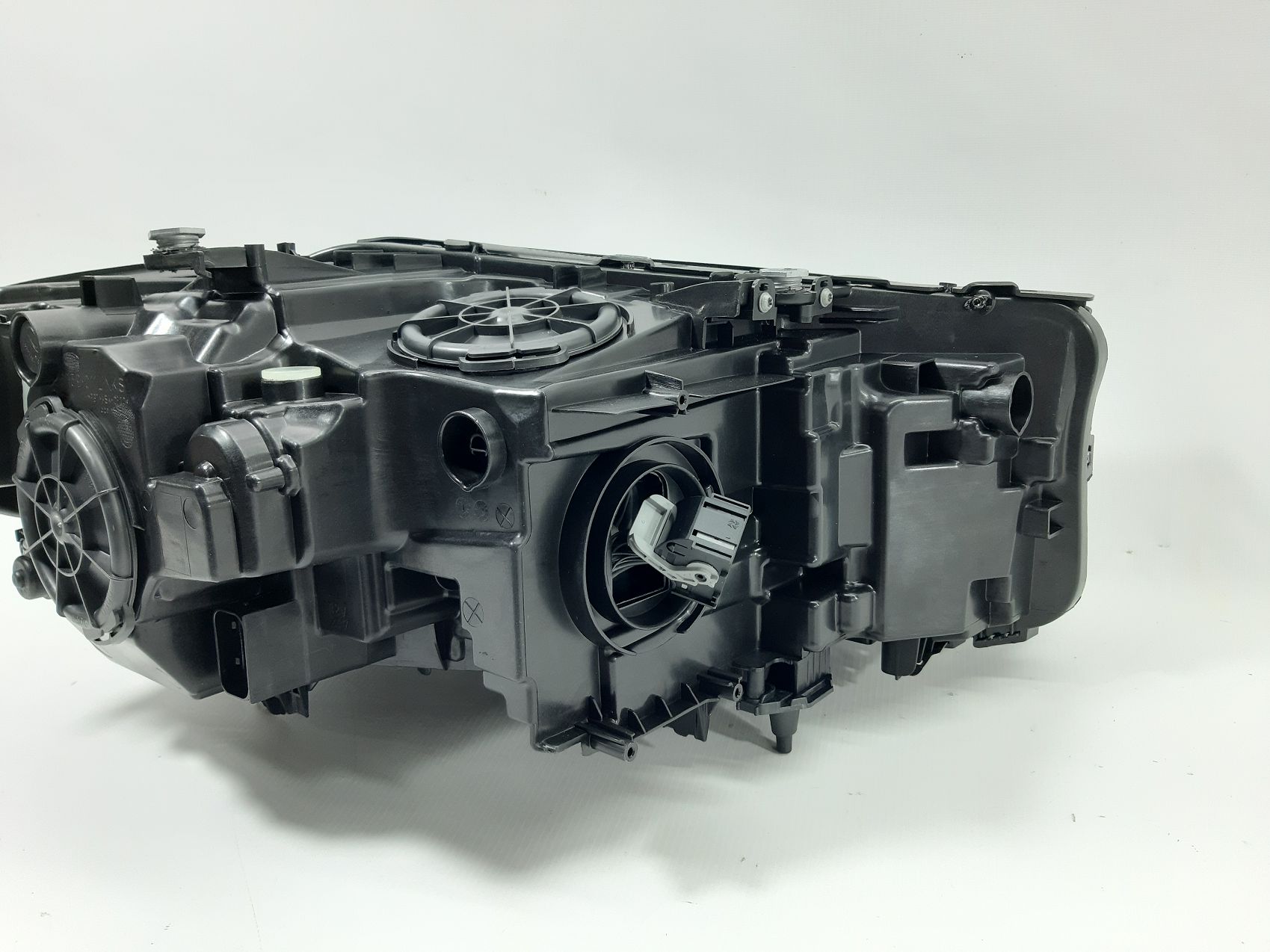 Фары головного света Фара передняя левая adaptive LED BMW 5 2017-2020 63117214961 BMW 5 9