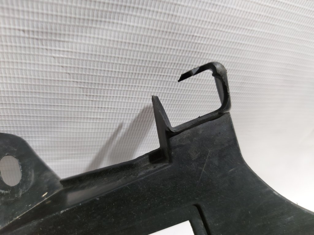 Passat s Кронштейн упору ноги Volkswagen Passat S 2012 5C1864767B Volkswagen Passat S 7