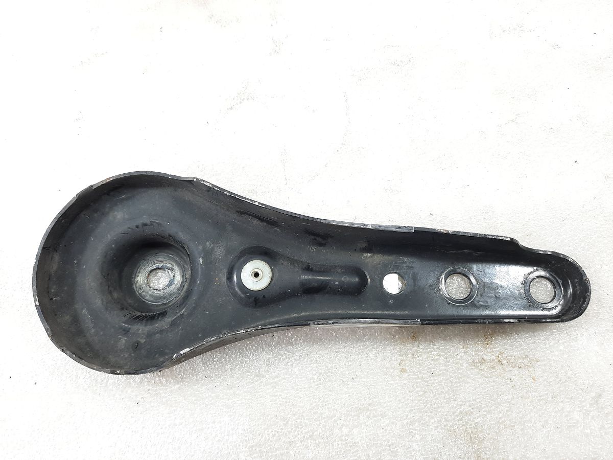 328i xdrive. Кронштейн заднього підрамника BMW 328i xDrive 2013-2016 33326792554 BMW 328i xDrive