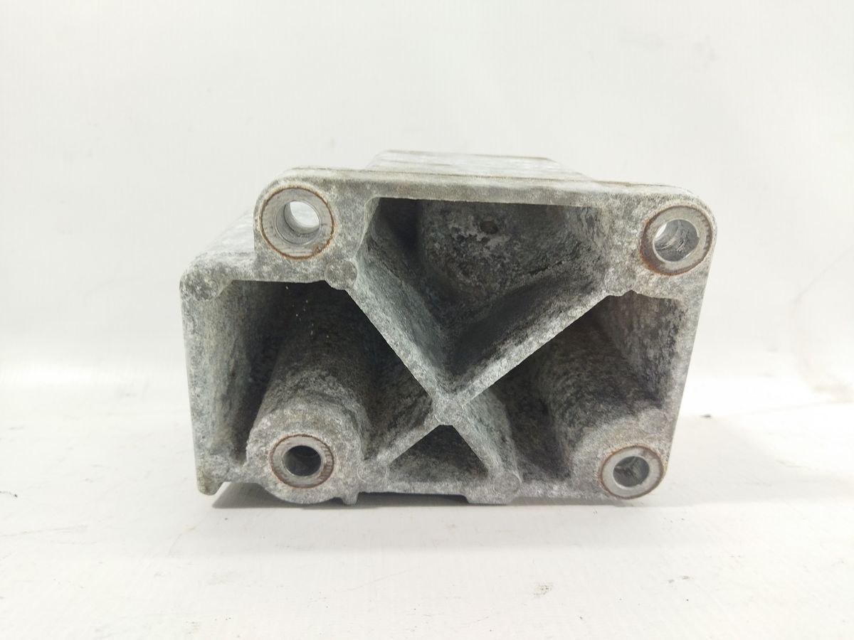 Charger Кронштейн подушки двигателя левый Dodge Charger 2011-2020 4726027AB Dodge Charger 4