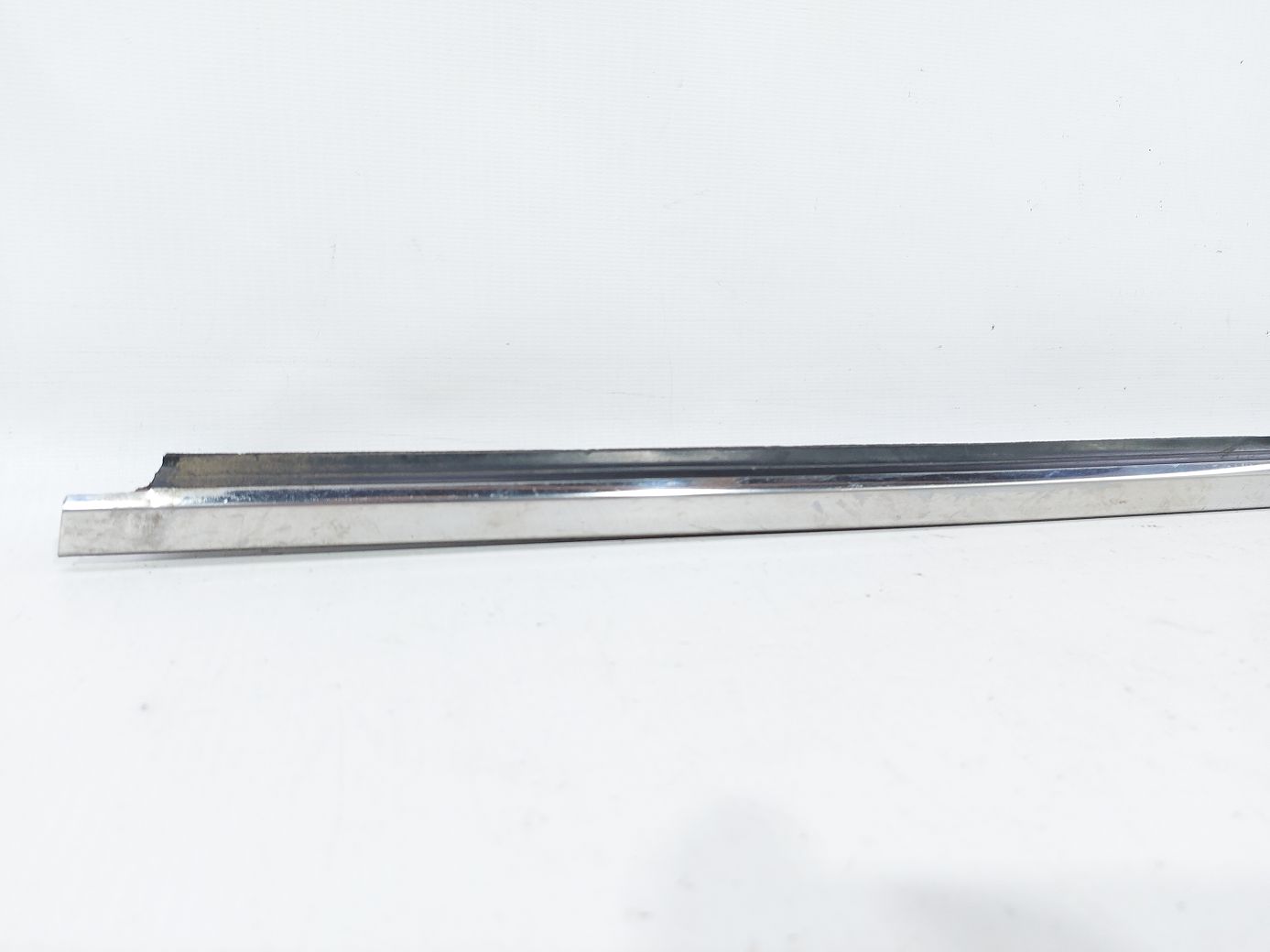 Sentra Ущільнювальна гумка скла задньої лівої зовнішня Nissan Sentra 2013-2018 828213SG0A Nissan Sentra 2