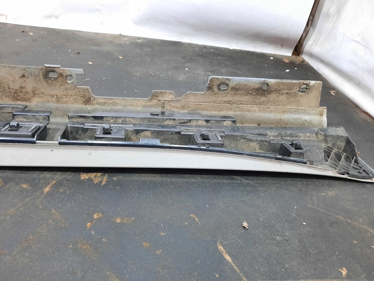 328i xdrive Поріг лівий (пластик) BMW 328i xDrive 2013-2016 51777312751 BMW 328i xDrive 11