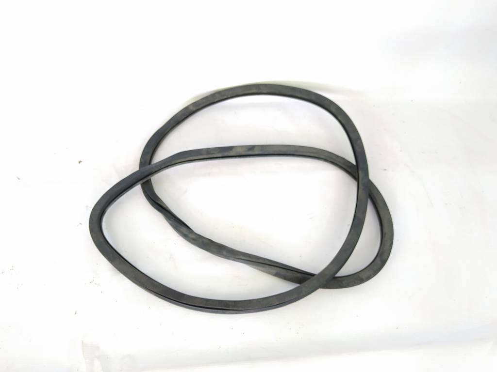 200 limited. Ущільнювальна гумка отвору дверей задньої правої Chrysler 200 Limited 2015-2017 68144966AD Chrysler 200 Limited