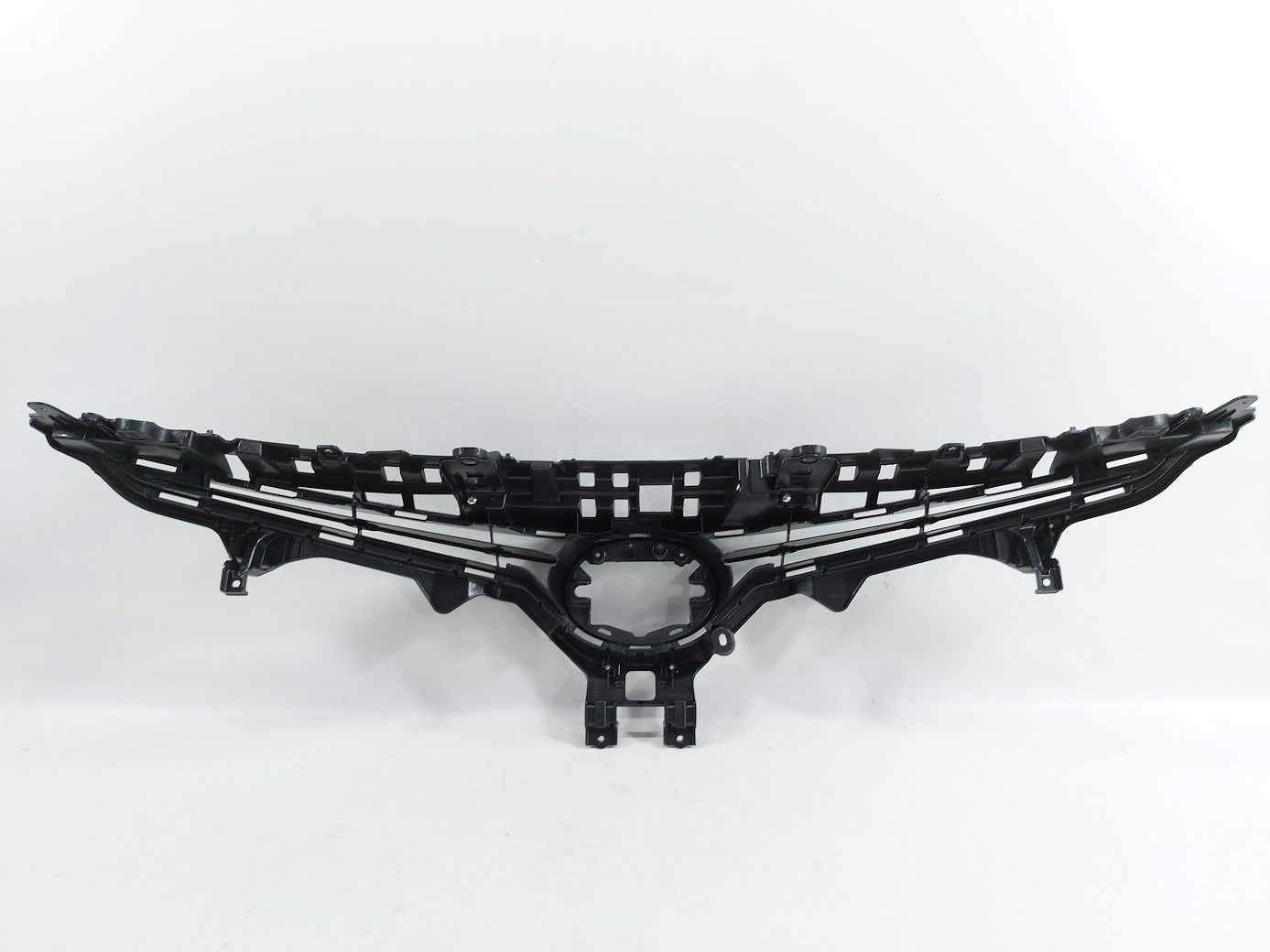Решетки радиатора в сборе Решетка радиатора верхняя (SE/XSE) Toyota Camry `18-20 Toyota Camry 5