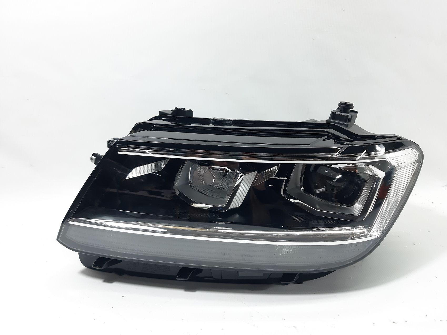 Фары головного света. Фара передняя левая (ксенон) Volkswagen Tiguan 2018-2021 5NL-941-005 Volkswagen Tiguan