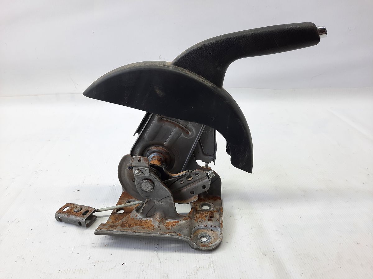 Sentra. Важіль гальма стоянки Nissan Sentra 2013-2019 360103SH0A Nissan Sentra