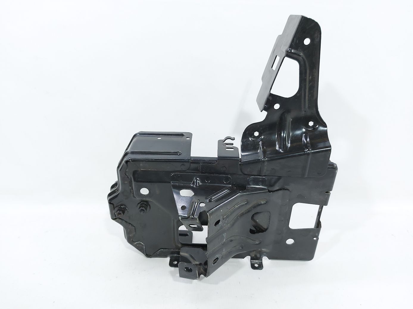 Malibu Подіум АКБ Chevrolet Malibu 2016-2021 84317915 Chevrolet Malibu 2