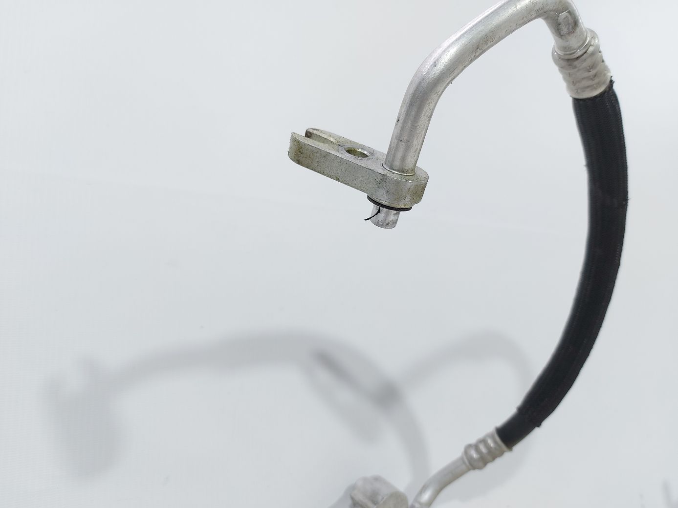 Malibu Трубка кондиціонера піч-конденсер Chevrolet Malibu 2016-2021 84421275 Chevrolet Malibu 8