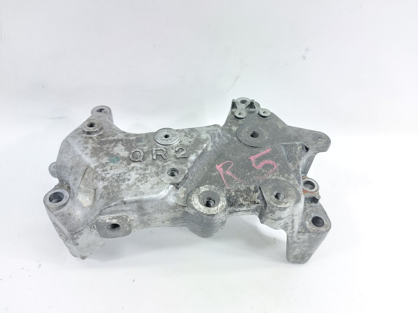 Altima. Кронштейн подушки двигуна правий Nissan Altima 2014-2018 112313TS1A Nissan Altima