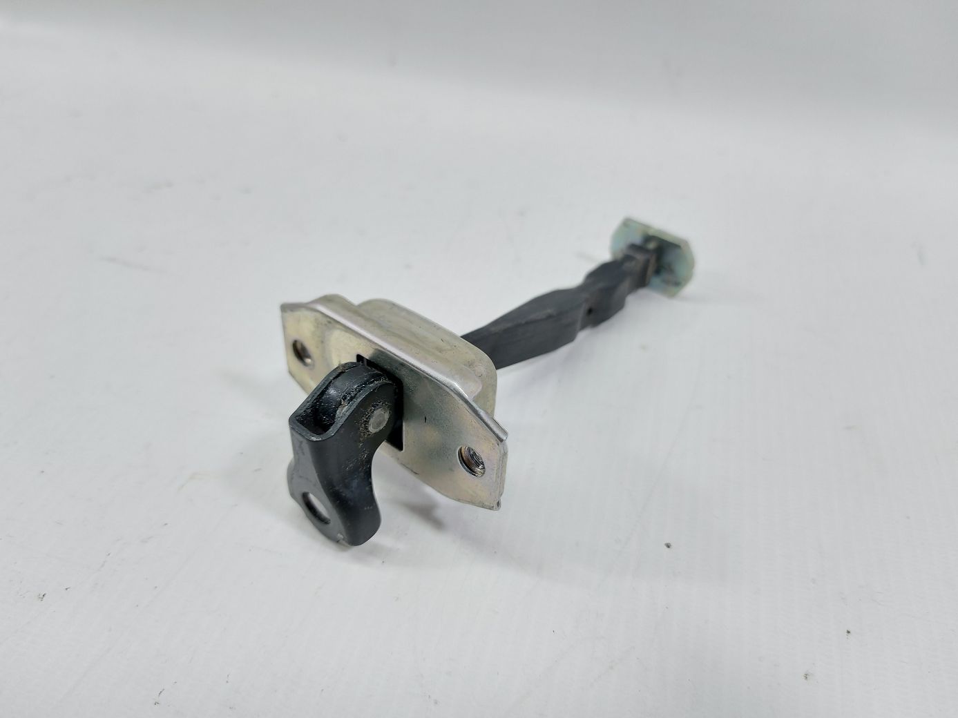 Sentra Обмежувач двері задньої правої Nissan Sentra 2013-2017 824303RA0A Nissan Sentra 2 Sentra Обмежувач двері задньої правої Nissan Sentra 2013-2017 824303RA0A Nissan Sentra 2