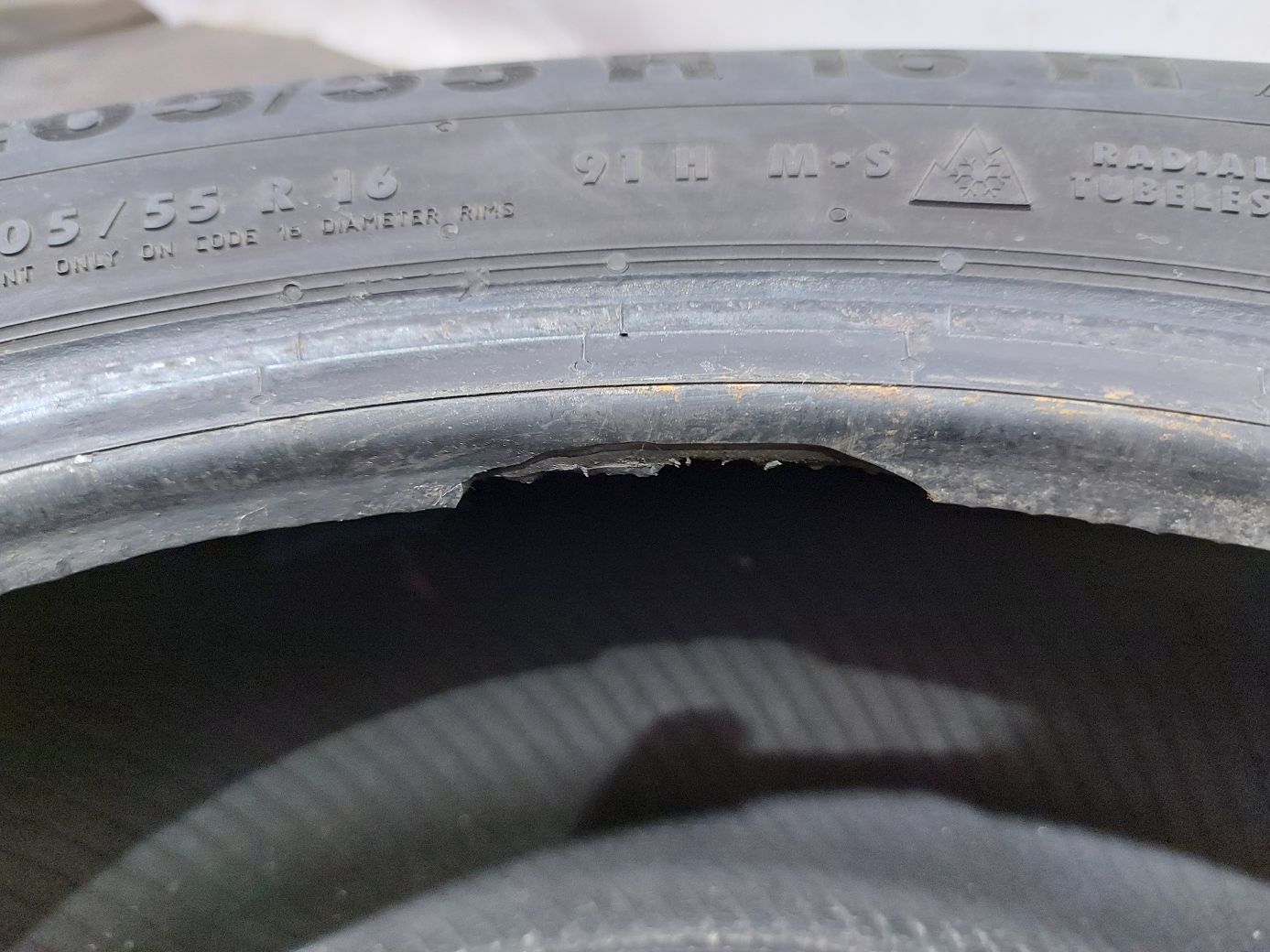 Всесезонные шины Гума Continental Conti Winter Contact 205/55R16 16